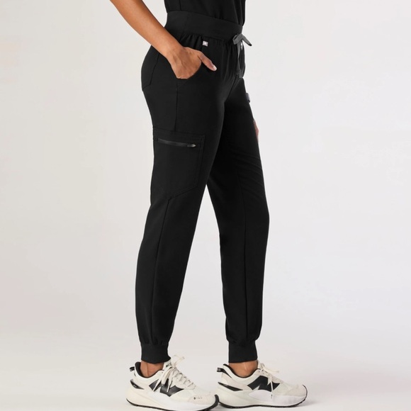 FIGS NWT Zamora Jogger Scrub Pants Black size XXLP Medical scrubs - Picture 2 of 10